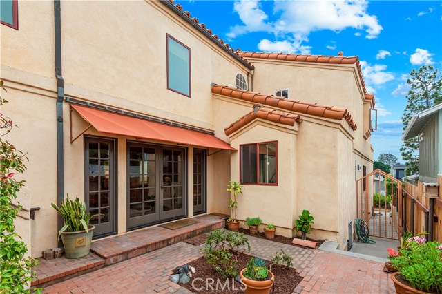 595 31st Street, Manhattan Beach, California 90266, 4 Bedrooms Bedrooms, ,1 BathroomBathrooms,Residential,Sold,31st,SB20193425