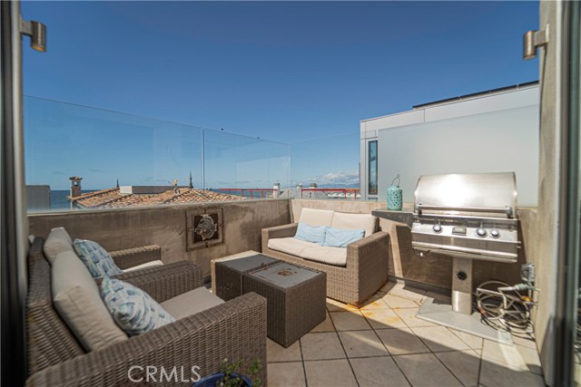 113 19th Street, Manhattan Beach, California 90266, 3 Bedrooms Bedrooms, ,2 BathroomsBathrooms,Residential,Sold,19th,SB20062018