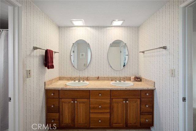 608 Faye Lane, Redondo Beach, California 90277, 4 Bedrooms Bedrooms, ,1 BathroomBathrooms,Residential,Sold,Faye,SB20214694