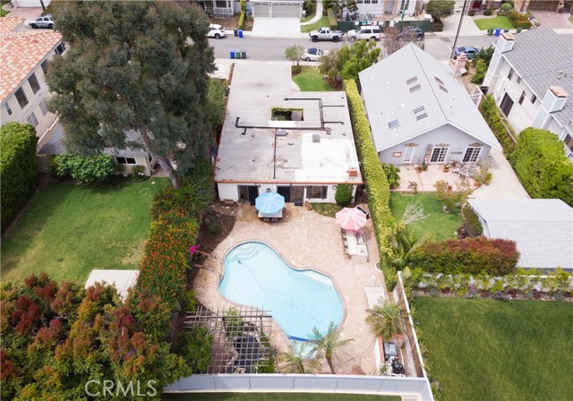 1716 9th Street, Manhattan Beach, California 90266, 3 Bedrooms Bedrooms, ,2 BathroomsBathrooms,Residential,Sold,9th,SB19140801