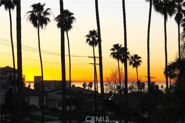 619 Knob Hill Avenue, Redondo Beach, California 90277, 5 Bedrooms Bedrooms, ,3 BathroomsBathrooms,Residential,Sold,Knob Hill,SB18022125