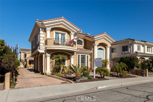 2203 Gates Avenue, Redondo Beach, California 90278, 4 Bedrooms Bedrooms, ,2 BathroomsBathrooms,Residential,Sold,Gates,PW20026104