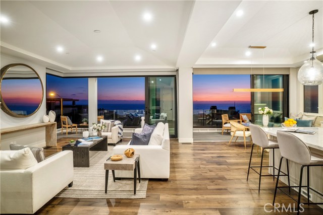 301 20th Street, Manhattan Beach, California 90266, 4 Bedrooms Bedrooms, ,5 BathroomsBathrooms,Residential,Sold,20th,SB19211056