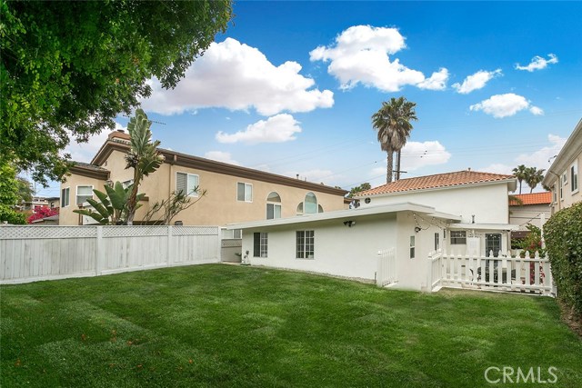 3513 Oak Avenue, Manhattan Beach, California 90266, 3 Bedrooms Bedrooms, ,1 BathroomBathrooms,Residential,Sold,Oak,SB17225740