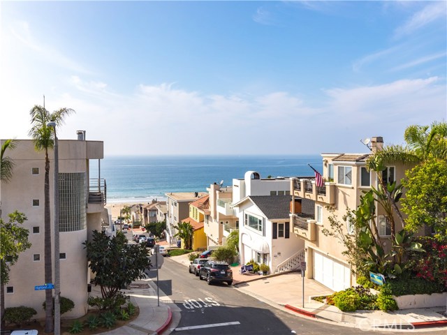 300 28th Street, Manhattan Beach, California 90266, 3 Bedrooms Bedrooms, ,3 BathroomsBathrooms,Residential,Sold,28th,SB20234864