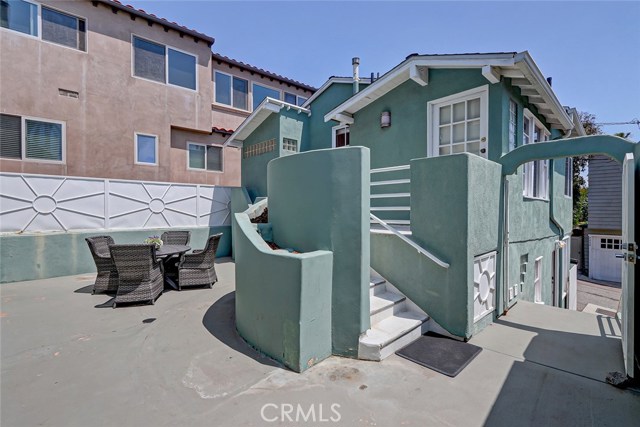 316 24th, Hermosa Beach, California 90254, 3 Bedrooms Bedrooms, ,4 BathroomsBathrooms,Residential,Sold,24th,SB19132480