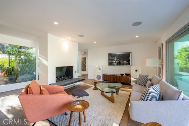 C4c822c3 9b38 429f Afdb B55fb1186935