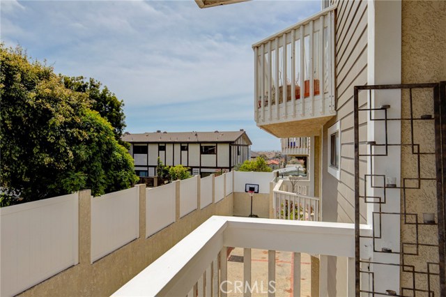 217 Helberta Avenue, Redondo Beach, California 90277, 3 Bedrooms Bedrooms, ,2 BathroomsBathrooms,Residential,Sold,Helberta,SB19082570