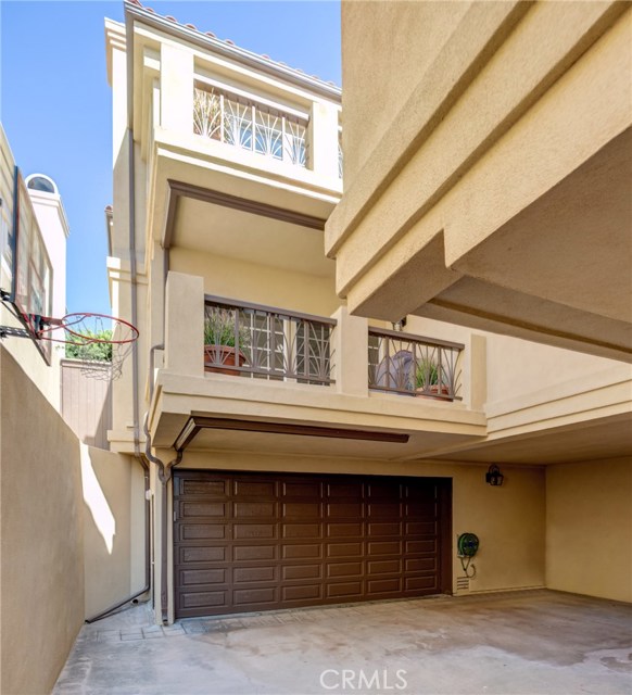 716 Lucia Avenue, Redondo Beach, California 90277, 3 Bedrooms Bedrooms, ,2 BathroomsBathrooms,Residential,Sold,Lucia,PV20207865