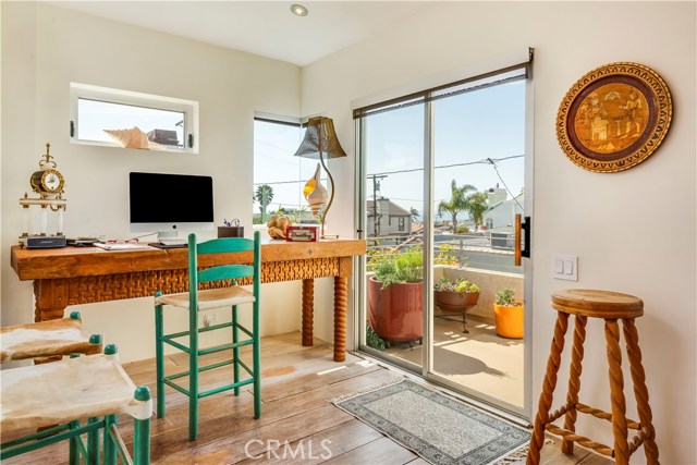 1220 17th Street, Hermosa Beach, California 90254, 4 Bedrooms Bedrooms, ,3 BathroomsBathrooms,Residential,Sold,17th,SB18159711