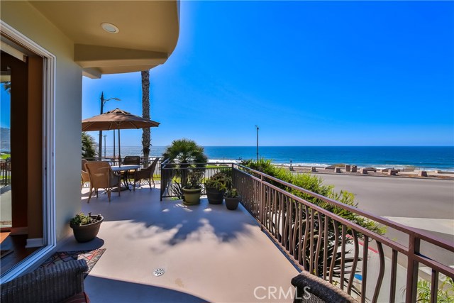 1800 Esplanade #A, Redondo Beach, California 90277, 3 Bedrooms Bedrooms, ,2 BathroomsBathrooms,Residential,Sold,Esplanade #A,PV19139014