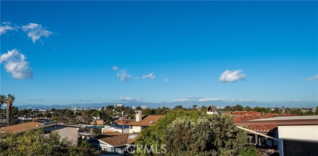 653 13th Street, Manhattan Beach, California 90266, 4 Bedrooms Bedrooms, ,2 BathroomsBathrooms,Residential,Sold,13th,SB19011414