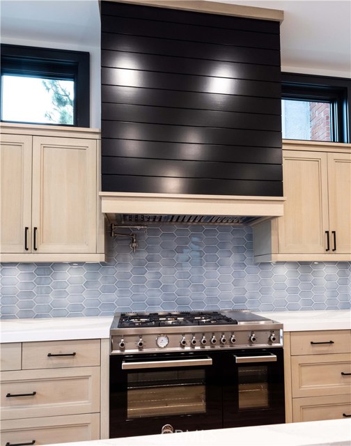 2009 Pine Avenue, Manhattan Beach, California 90266, 5 Bedrooms Bedrooms, ,2 BathroomsBathrooms,Residential,Sold,Pine,SB19000193