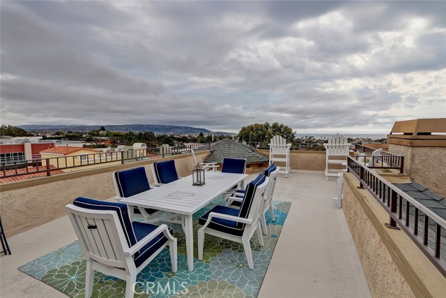 506 Helberta Avenue, Redondo Beach, California 90277, 3 Bedrooms Bedrooms, ,2 BathroomsBathrooms,Residential,Sold,Helberta,SB19050182