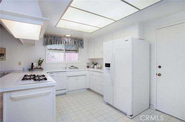 Direct access to 2 car garage with opener