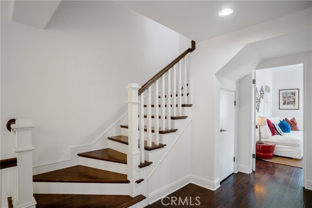 213 Seaview Street, Manhattan Beach, California 90266, 4 Bedrooms Bedrooms, ,3 BathroomsBathrooms,Residential,Sold,Seaview,SB19227675