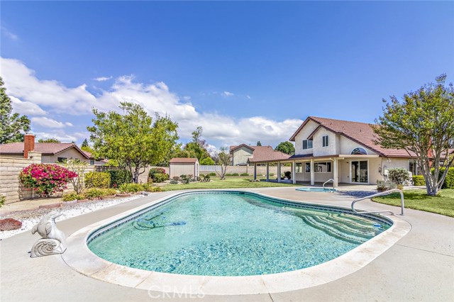 Beautifully landscaped yard