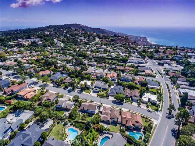 5669 Whitecliff Drive, Rancho Palos Verdes, California 90275, 4 Bedrooms Bedrooms, ,3 BathroomsBathrooms,Residential,Sold,Whitecliff,PV17220054