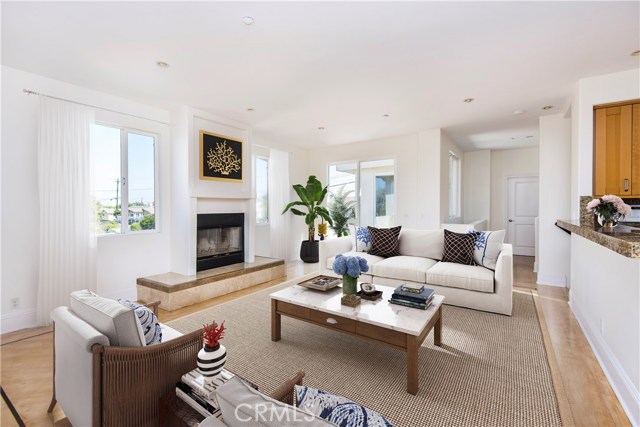 222 Prospect Avenue, Redondo Beach, California 90277, 3 Bedrooms Bedrooms, ,3 BathroomsBathrooms,Residential,Sold,Prospect,SB18229274