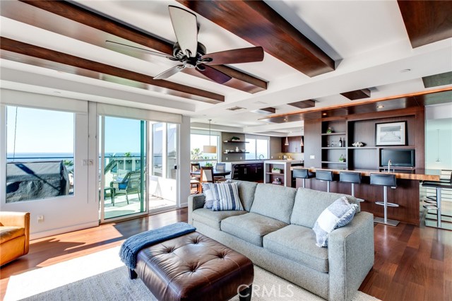 113 El Porto Street, Manhattan Beach, California 90266, 4 Bedrooms Bedrooms, ,2 BathroomsBathrooms,Residential,Sold,El Porto,SB19022186