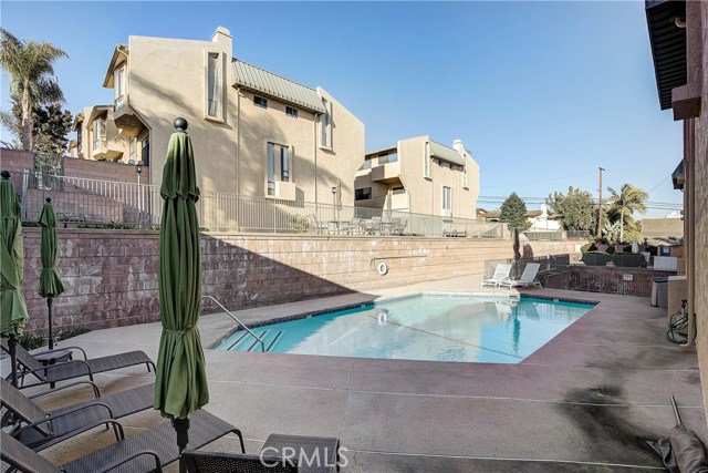 1919 Marshallfield Lane, Redondo Beach, California 90278, 3 Bedrooms Bedrooms, ,3 BathroomsBathrooms,Residential,Sold,Marshallfield,SB20041815