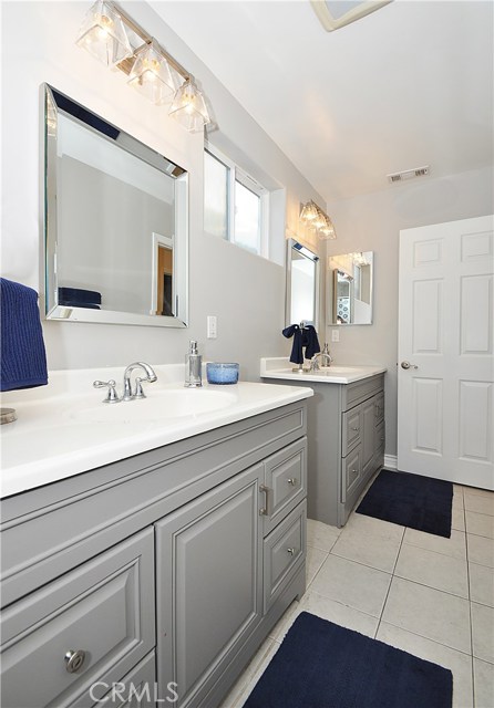 231 Francisca Avenue, Redondo Beach, California 90277, 4 Bedrooms Bedrooms, ,2 BathroomsBathrooms,Residential,Sold,Francisca,SB19047417