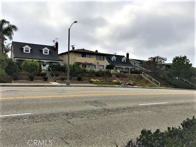 excellent neighborhood across the street