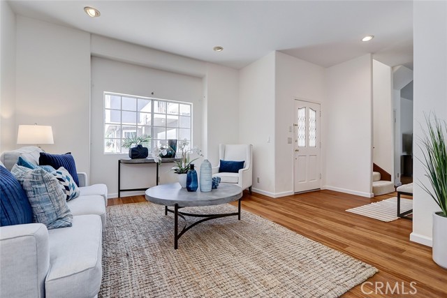 2009 FARRELL AVENUE, Redondo Beach, California 90278, 4 Bedrooms Bedrooms, ,3 BathroomsBathrooms,Residential,Sold,FARRELL AVENUE,SB21152494