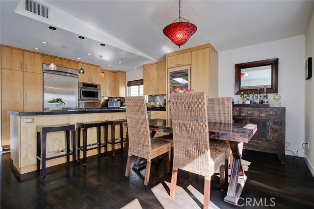 417 27th Street, Manhattan Beach, California 90266, 3 Bedrooms Bedrooms, ,1 BathroomBathrooms,Residential,Sold,27th,SB21023616