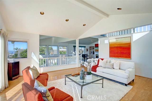 939 1st Street, Manhattan Beach, California 90266, 4 Bedrooms Bedrooms, ,4 BathroomsBathrooms,Residential,Sold,1st,SB17057614