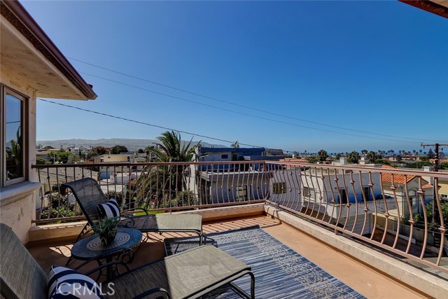 546 Avenue B, Redondo Beach, California 90277, 4 Bedrooms Bedrooms, ,3 BathroomsBathrooms,Residential,Sold,Avenue B,SB18229550