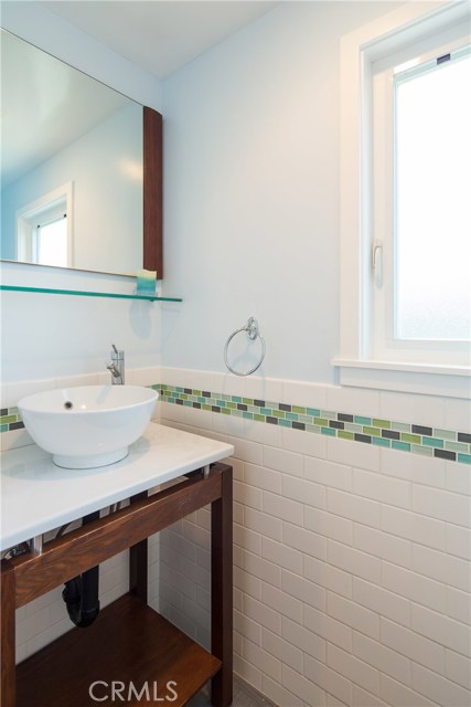 511 2nd Street, Hermosa Beach, California 90254, 3 Bedrooms Bedrooms, ,1 BathroomBathrooms,Residential,Sold,2nd,SB18098379