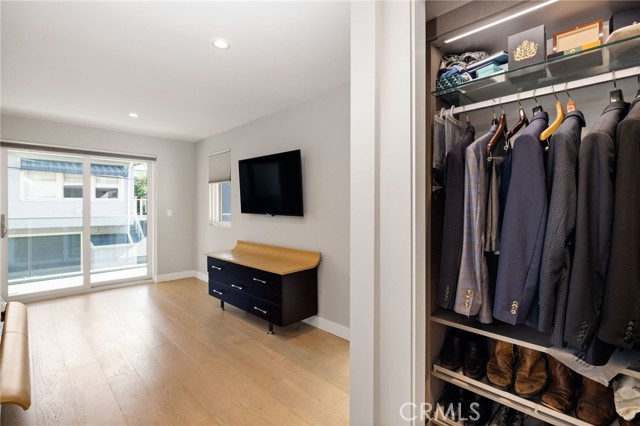 319 34th Place, Manhattan Beach, California 90266, 3 Bedrooms Bedrooms, ,3 BathroomsBathrooms,Residential,Sold,34th,PV21029643