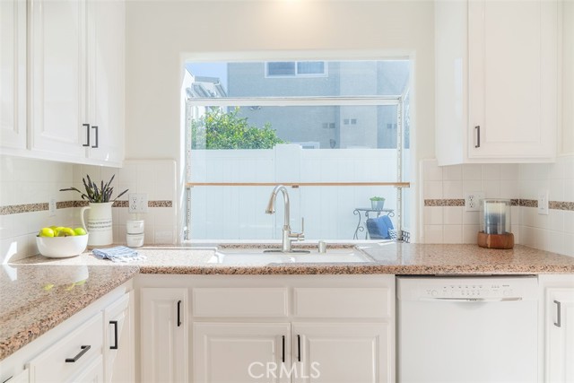 2412 Vanderbilt Lane, Redondo Beach, California 90278, 3 Bedrooms Bedrooms, ,2 BathroomsBathrooms,Residential,Sold,Vanderbilt,SB21042446