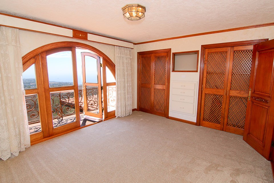 Guest Upstairs Bedroom with Gorgeous View