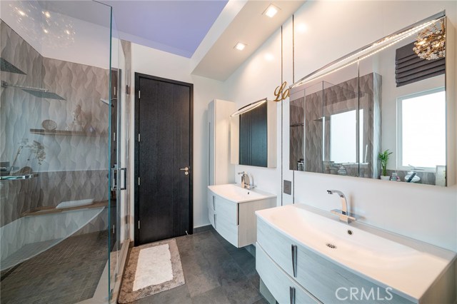 1921 Speyer Lane, Redondo Beach, California 90278, 4 Bedrooms Bedrooms, ,3 BathroomsBathrooms,Residential,Sold,Speyer,PV19099072