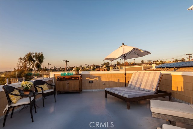 667 Longfellow Avenue, Hermosa Beach, California 90254, 3 Bedrooms Bedrooms, ,3 BathroomsBathrooms,Residential,Sold,Longfellow,SB19000849