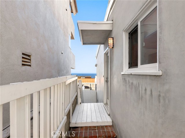 3605 Crest Drive, Manhattan Beach, California 90266, 2 Bedrooms Bedrooms, ,2 BathroomsBathrooms,Residential,Sold,Crest,PW20101894