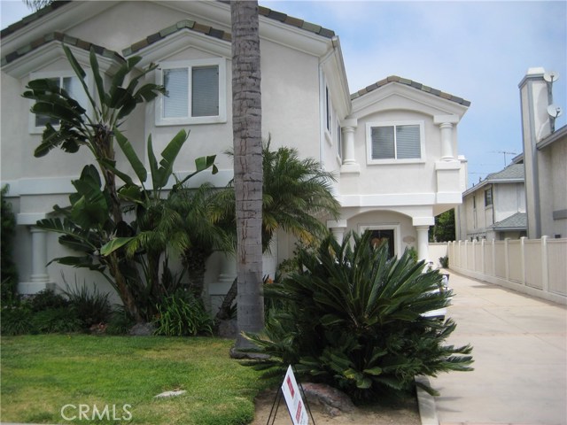 2207 Voorhees Avenue, Redondo Beach, California 90278, 4 Bedrooms Bedrooms, ,2 BathroomsBathrooms,Residential,Sold,Voorhees,SB17062851