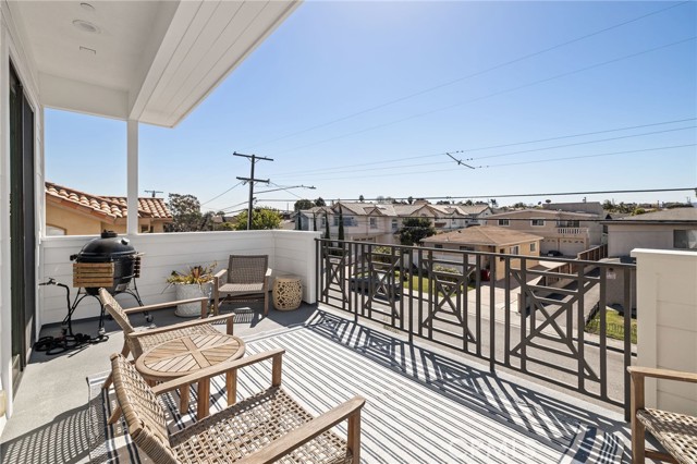 2309 Clark Lane, Redondo Beach, California 90278, 4 Bedrooms Bedrooms, ,3 BathroomsBathrooms,Residential,Sold,Clark,SB21061823