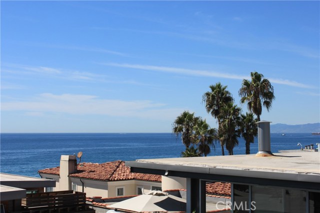 116 24th Place, Manhattan Beach, California 90266, 3 Bedrooms Bedrooms, ,3 BathroomsBathrooms,Residential,Sold,24th,SB17219013