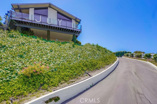 16 Deerhill Drive, Rolling Hills Estates, California 90274, 4 Bedrooms Bedrooms, ,3 BathroomsBathrooms,Residential,Sold,Deerhill,PV21103013