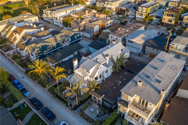 524 4th Street, Manhattan Beach, California 90266, 4 Bedrooms Bedrooms, ,2 BathroomsBathrooms,Residential,Sold,4th,SB21061545