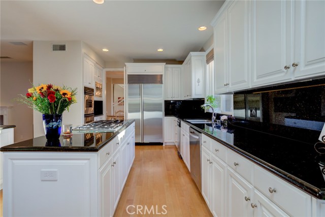 637 17th Street, Manhattan Beach, California 90266, 6 Bedrooms Bedrooms, ,3 BathroomsBathrooms,Residential,Sold,17th,SB20249999