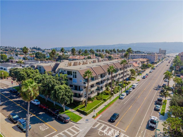 Seconds to the beach from Baypoint at the corner of Topaz and Esplanade