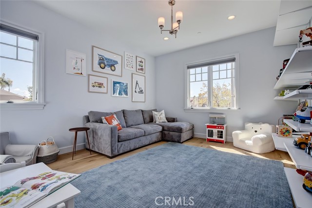 1900 Lynngrove Drive, Manhattan Beach, California 90266, 5 Bedrooms Bedrooms, ,2 BathroomsBathrooms,Residential,Sold,Lynngrove,SB21039108