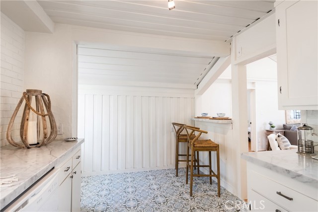 325 4th Street, Manhattan Beach, California 90266, 2 Bedrooms Bedrooms, ,1 BathroomBathrooms,Residential,Sold,4th,SB19080126