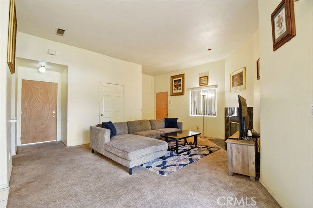 3 Bed Home for Sale in Hawthorne, California