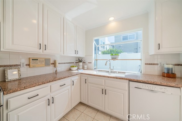 2412 Vanderbilt Lane, Redondo Beach, California 90278, 3 Bedrooms Bedrooms, ,2 BathroomsBathrooms,Residential,Sold,Vanderbilt,SB21042446