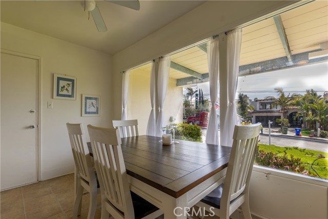 1023 1st Street, Manhattan Beach, California 90266, 2 Bedrooms Bedrooms, ,1 BathroomBathrooms,Residential,Sold,1st,SB21061855